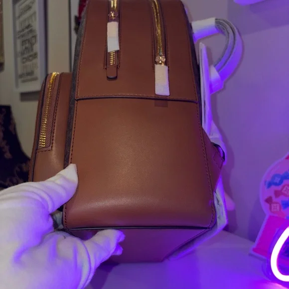 🏷️ NWT Michael Kors Jaycee MD Zip Pocket Backpack-Brown Signature MK Logo Luxe - Picture 13 of 15